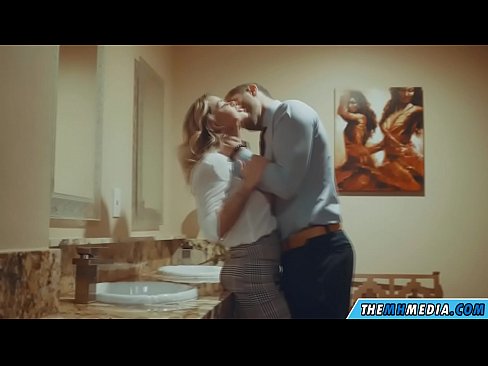 ❤️ Kun povekas blondi viettelee sinut julkisessa vessassa ️ Laadukas seksi at fi.xxxnd.ru ❤